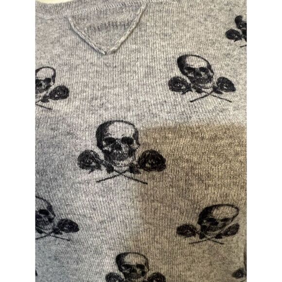 360 Cashmere Womens XS Skull Roses Wool Cashmere Sweater Gray Black Long Sleeve - Picture 4 of 9